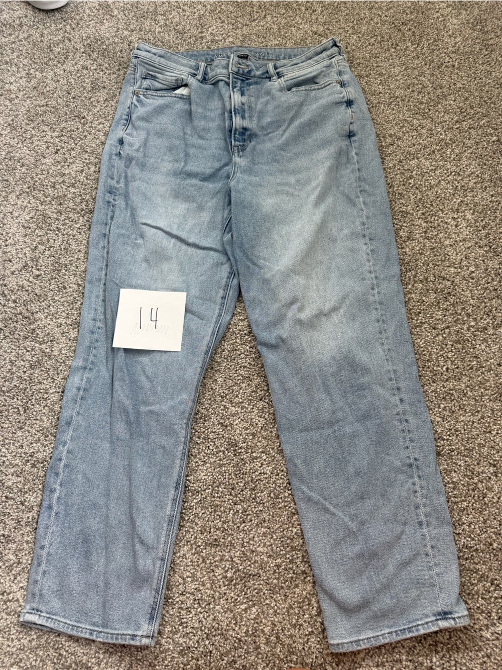 American Eagle Outfitters Light Wash Women’s Boyfriend Jeans